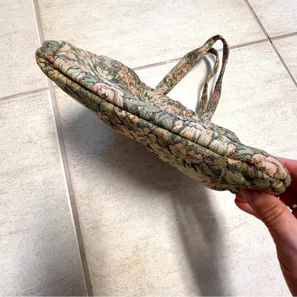 Vintage 50s tapestry floral Palazzo kisslock handbag formal cottage victorian